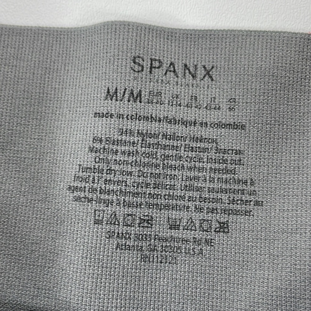 Spanx Look at Me Now Seamless Camo Cropped Leggings (M) - Picture 3 of 11